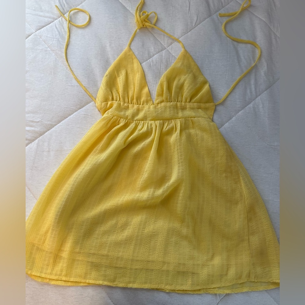 Beautiful yellow dress worn once !